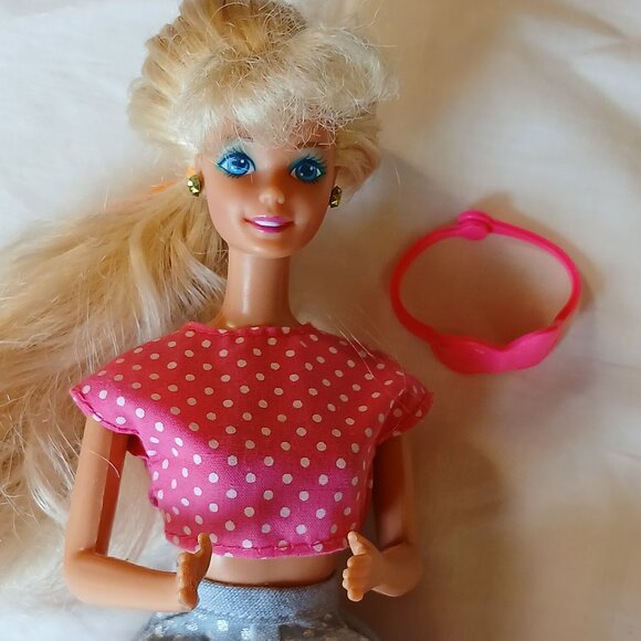 1976 Mattel Barbie Blonde Hair & Blue Eyes Twist & Turn at Waist - Knees Bend - Picture 4 of 12